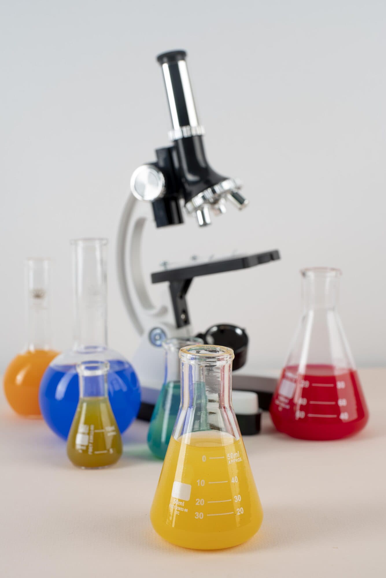 Bien choisir ses équipements de laboratoire : 5 critères essentiels